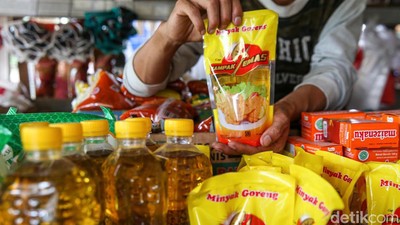 Resmi Berlaku Hari Ini, Harga Minyak Goreng Mulai Rp 11.500/Liter