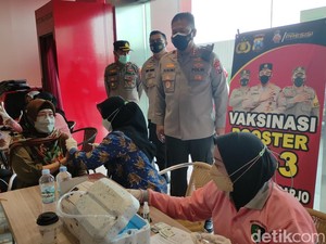 Vaksinasi di Sidoarjo Sasar Pengunjung Mal Saat Libur Imlek