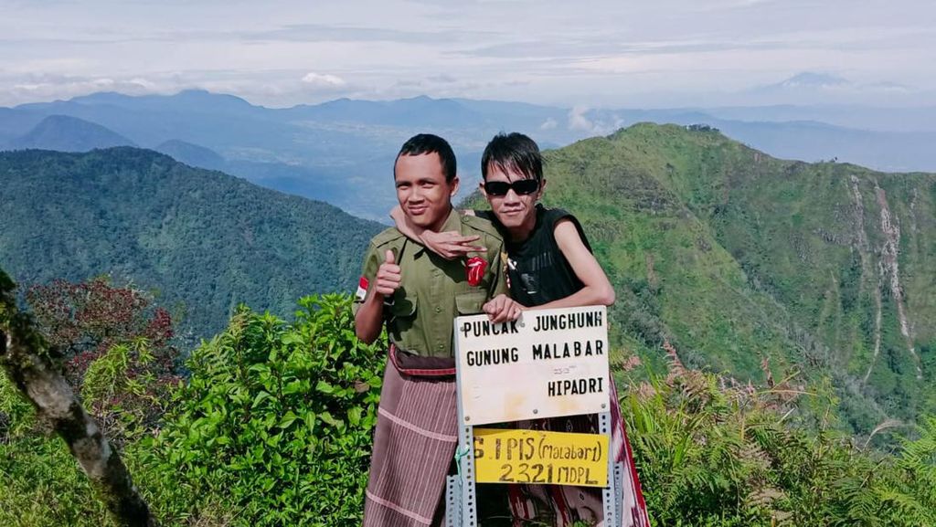 Dua Pendaki Tersesat Ditemukan di Puncak Junghuhn Gunung Malabar
