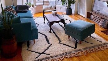 Ruang keluarga yang jadi lebih nyaman ketika sudah direnovasi. Foto: Boredpanda