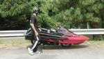 Bukan di Air, Jet Ski Ini Meluncur di Aspal