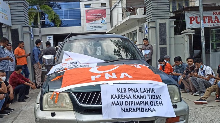 Demo massa PNA kubu KLB (Agus-detikcom)