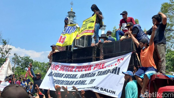 demo petani tambak