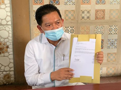 Dirut Perumda Pasar Niaga Kerta Raharja Kabupaten Tangerang, Syaefunnur Maszah bicara terkait video viral 'makan duit' di piring