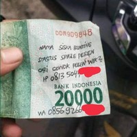 Malah jadi sarana untuk mempromosikan diri sendiri nih. Kalau kamu pernah dapet uang yang ada tulisannya seperti ini nggak? Foto: Instagram