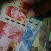 Lagi-lagi cuma uang mainan. Jangan sampe deh kalian ikutan tertipu sama uang mainan seperti ini. Foto: Instagram