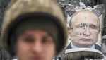 Foto Putin Jadi Sasaran Tembak di Ukraina