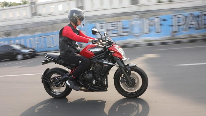 Ganjar Pranowo Sidak ke SMAN Tawangmangu Naik Moge