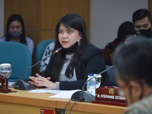 Warga Berkerumun di JPO Pinisi, PDIP Sindir Fungsi Utamanya