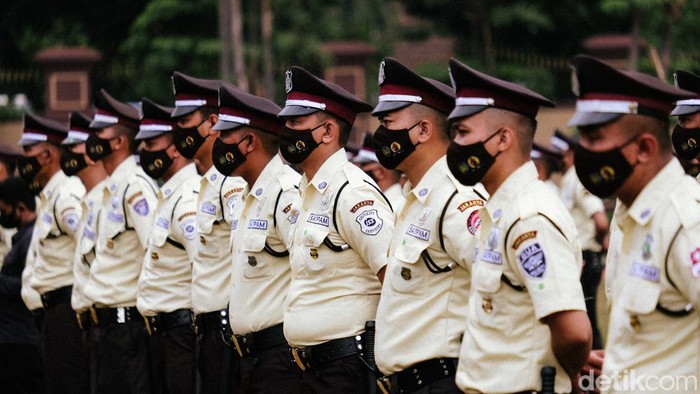 Ini Dia Seragam Baru Satpam, Tak Lagi Mirip Polisi