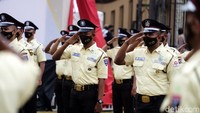 Sejumlah satpam pada peluncuran seragam baru di kompleks Mabes Polri, Jakarta. (Andhika Prasetia/detikcom).