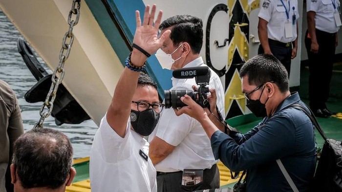 Presiden Joko Widodo meresmikan tujuh pelabuhan penyeberangan dan empat kapal motor penumpang (KMP) di Kawasan Dermaga Pelabuhan Ajibata, Kabupaten Toba, Sumatera Utara.