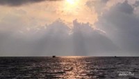 Danau Maninjau di kala senja