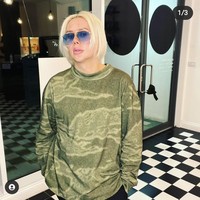 Dan seperti inilah penampakan oli London yang penampilan fisiknya sudah berbeda jauh dari aslinya. Pria 32 tahun itu telah menghabiskan banyak hampir 200 ribu poundsterling atau sekitar Rp 3,8 miliar untuk operasi plastik menyerupai personel BTS itu. Foto: Instagram