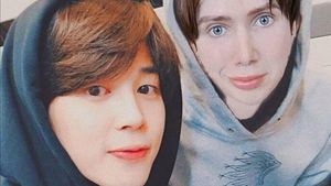 10 Foto Pria Bule yang Terobsesi Mirip Jimin BTS, Kini Operasi Kelamin