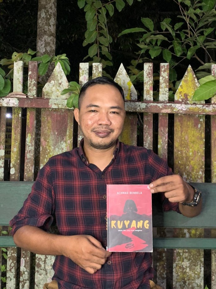 Penulis Buku Kuyang Achmad Benbela