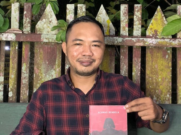 Penulis Buku Kuyang Achmad Benbela