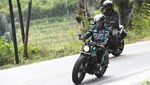 Brummm.... Jokowi Motoran Tinjau Infrastruktur di Danau Toba