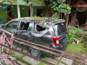 Puting Beliung di Berbah Sleman, Belasan Pohon Tumbang-Mobil Rusak