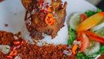 Nongkrong di Bolang Resto, Kulineran dengan Pemandangan Gunung Salak