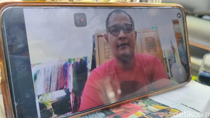 Wakil Bupati Kulon Progo, Fajar Gegana saat menyampaikan kondisinya yang terpapar COVID-19 lewat video call, Rabu (2/2/2022).