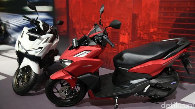 PT Astra Honda Motor merilis motor skutik terbaru andalannya Honda Vario 160, Rabu (2/2/2022). Skutik ini mendapat pembaruan dari segi fitur, rangka eSAF, desain, dan juga mesin ESP+.