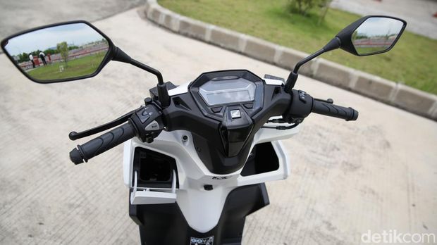 PT Astra Honda Motor merilis motor skutik terbaru andalannya Honda Vario 160, Rabu (2/2/2022). Skutik ini mendapat pembaruan dari segi fitur, rangka eSAF, desain, dan juga mesin ESP+.