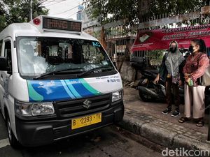 Angkot JakLingko Beroperasi 24 Jam Mulai Malam Ini, Cek Rutenya di Sini!