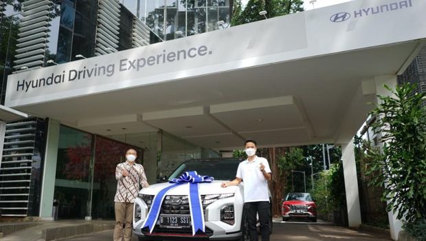 Anthony Ginting Jadi Pelanggan Pertama Penerima Hyundai Creta