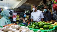 Dia meminta kerja sama semua pihak, dari pemilik CPO sampai pemilik pabrik minyak goreng dan distribusinya.