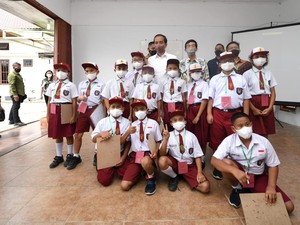 Jokowi Temui Anak-anak SD Jago Matematika di Sumut, Siswa: Kayak Mimpi
