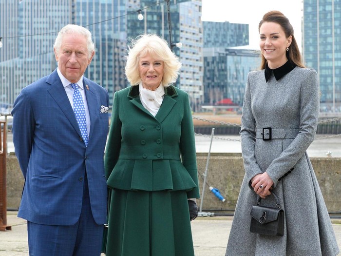 LONDON, ENGLAND - FEBRUARY 03: Catherine, Duchess of Cambridge is seen during a visit to  The Princes Foundations Trinity Buoy Wharf, a training site for arts and culture on February 3, 2022 in London, England. (Photo by Nicky J Sims/Getty Images)