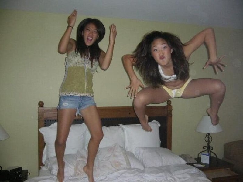 Kelakukan manusia kadang suka bikin ketawa dan geleng-geleng kepala. Seperti beberapa foto ini.