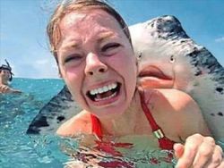 Kelakuan Absurd Manusia yang Bikin Ngakak, Kamu Gitu Juga?