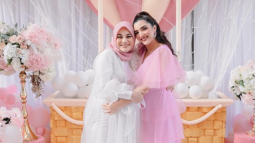 Krisdayanti dan Ashanty di acara Aurel