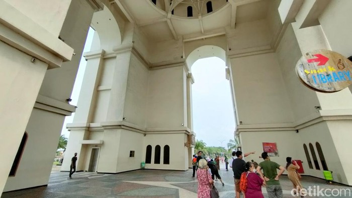 Monumen Simpang Lima Gumul