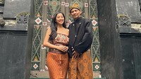 Kala itu, Olivia Zalianty dan Ndaru Kusumo melangsungkan pernikahan di tengah masa Pemberlakuan Pembatasan Kegiatan Masyarakat (PPKM). Foto: dok instagram Olivia Zalianty