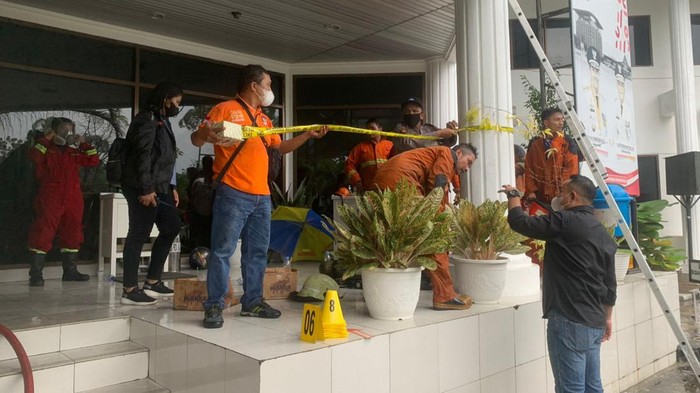 Operasional Kantor Bappeda Riau kembali normal usai dibakar suami yang curigai istri masuk kerja di hari libur.