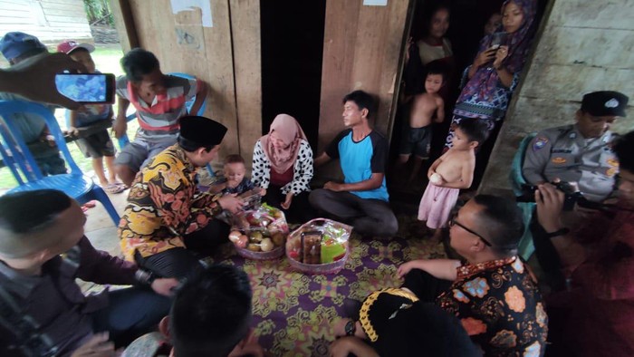 Pemkot Bengkulu sambangi rumah keluarga balita yang ditolak berobat di puskesmas (Dok istimewa)