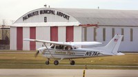 Diproduksi dari 1968 hingga sekarang, Cessna 172 telah dikirim sebanyak 45.000 buah. Sementara, 737 dan A320 adalah pesawat jet penumpang top dunia, Cessna 172 dengan empat tempat duduk adalah pesawat sipil paling sukses dalam sejarah yang pernah dibuat.