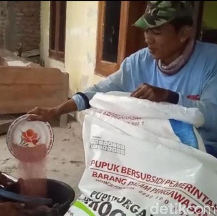 Petani di Madiun Keluhkan Pupuk Subsidi