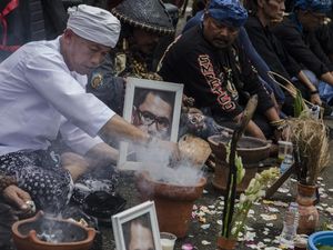 Tuntut Arteria Dahlan Disanksi Berat, Massa Gelar Aksi Ruwatan