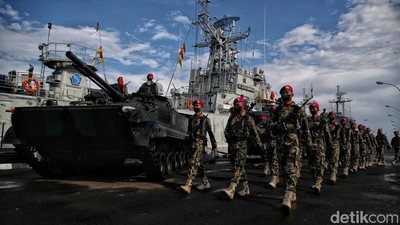 Saat Pasukan TNI AL Unjuk Kekuatan dalam Peresmian Koarmada RI