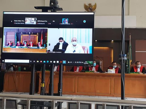 Sidang perdana kasus dugaan korupsi dengan terdakwa Alex Noerdin (Syahbana-detikcom)