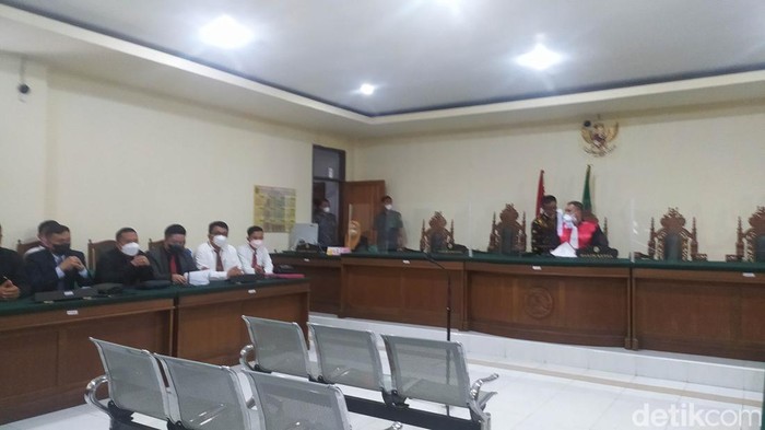 Sidang perdana permohonan praperadilan 10 tersangka bentrokan maut di Kendari (detikcom/Siti Harlina)