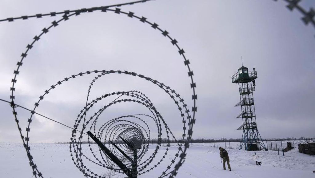 Serangan Rudal Ukraina Tewaskan 3 Orang di Kota Kecil Rusia