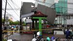 Hujan Angin di Yogya Bikin Videotron 8 Meter Tumbang