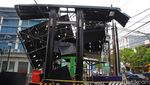 Hujan Angin di Yogya Bikin Videotron 8 Meter Tumbang