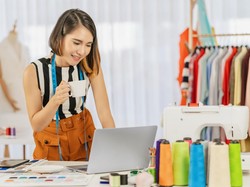 Cara Kembangkan Bisnis Fashion ala Hetty Awi