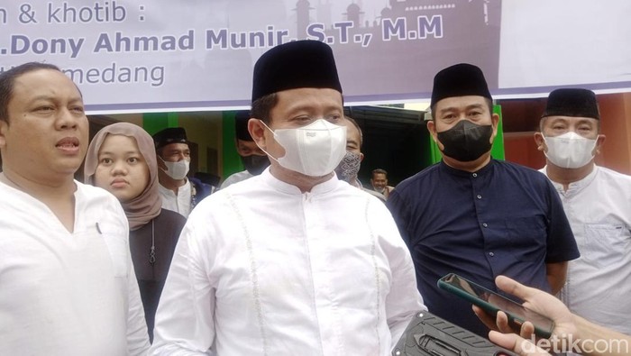 Bupati Sumedang Dony Ahmad Munir